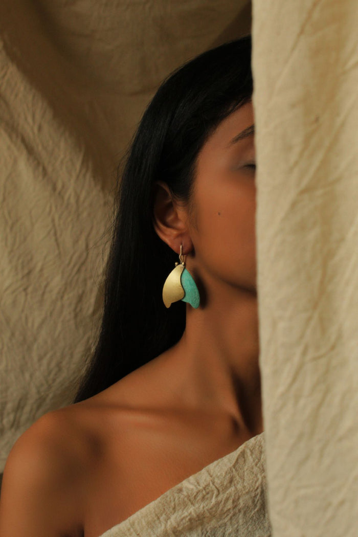 overlap moth earrings